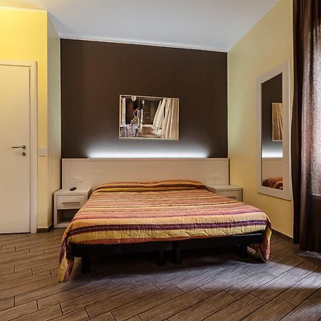 ホテル B＆B バルダッサーレ ミラノ エクステリア 写真