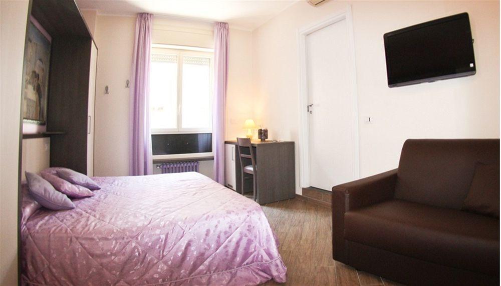 ホテル B＆B バルダッサーレ ミラノ エクステリア 写真